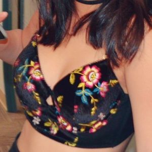 Embroidered velvet bra top 34b/Small